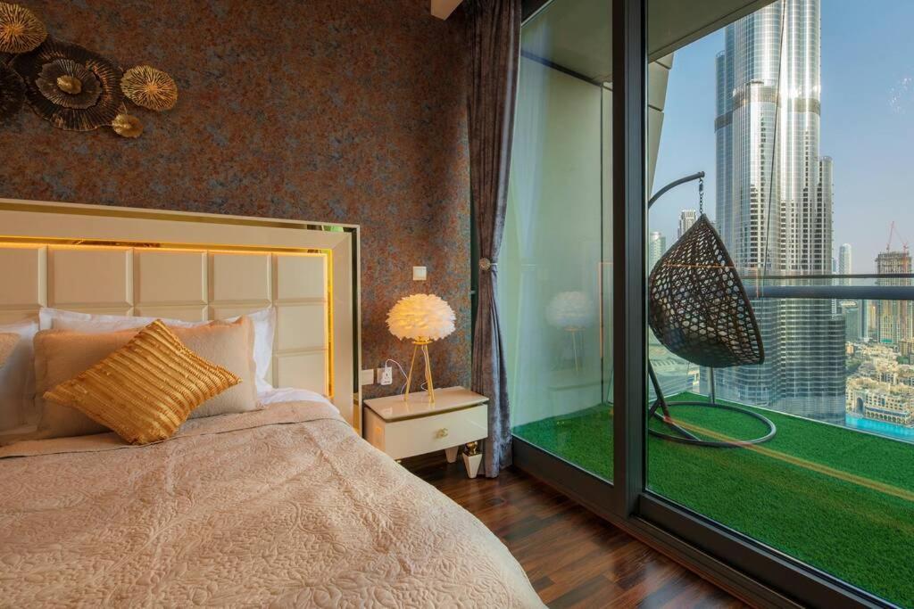 First Class 3Br With Full Burj Khalifa And Fountain View Дубай Екстер'єр фото